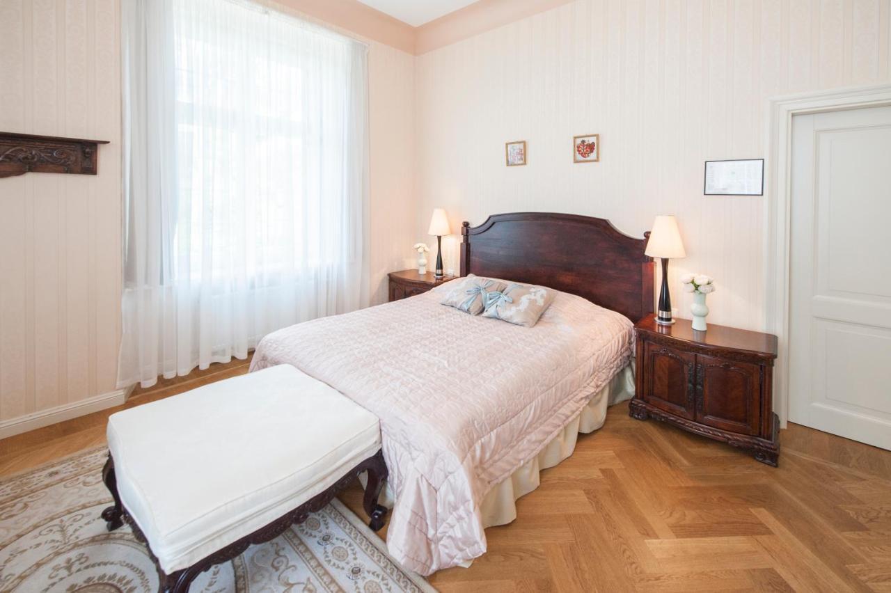 Отель Malpils Manor Экстерьер фото